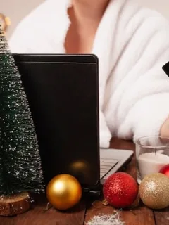 Maximize Holiday Shopping: Credit Cards & Double Rewards in 2025 - Cover Image