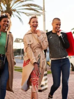 Holiday Shopping 2025: New Shipping Policies & Delivery Times - Cover Image