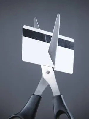 Store Credit Cards vs. Rewards Cards: Which Saves More? - Cover Image