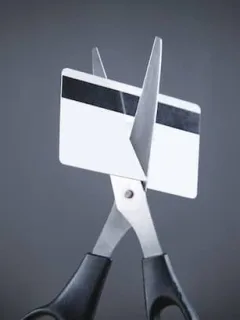 Store Credit Cards vs. Rewards Cards: Which Saves More? - Cover Image