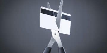 Store Credit Cards vs. Rewards Cards: Which Saves More? - Cover Image